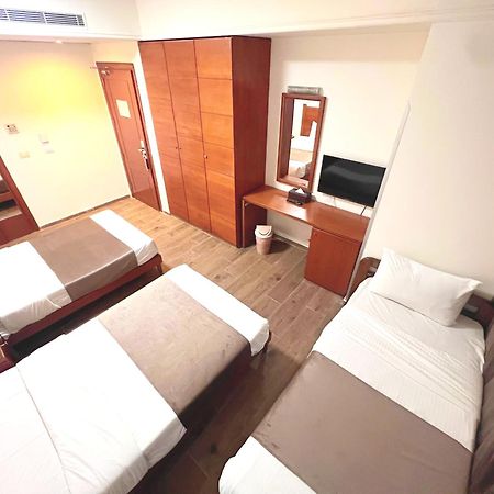 Caesar'S Park Hotel Beirut Esterno foto