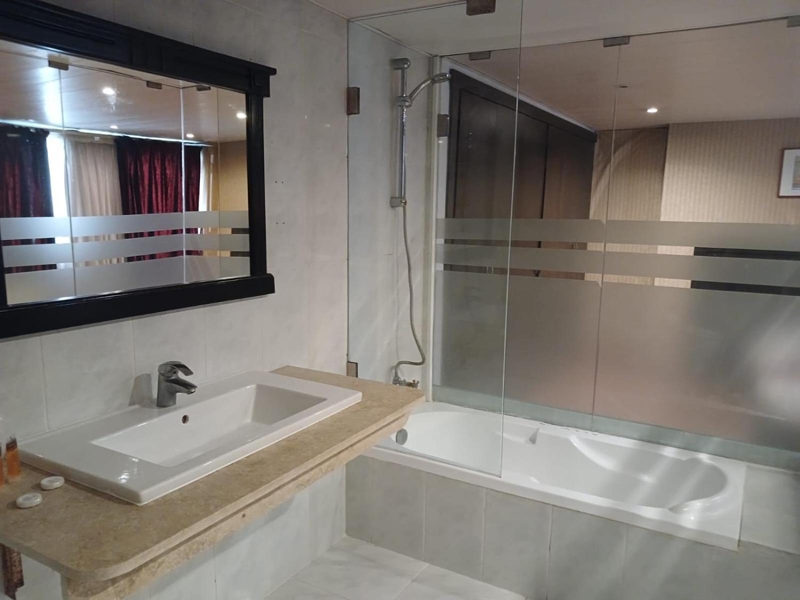 Caesar'S Park Hotel Beirut Esterno foto