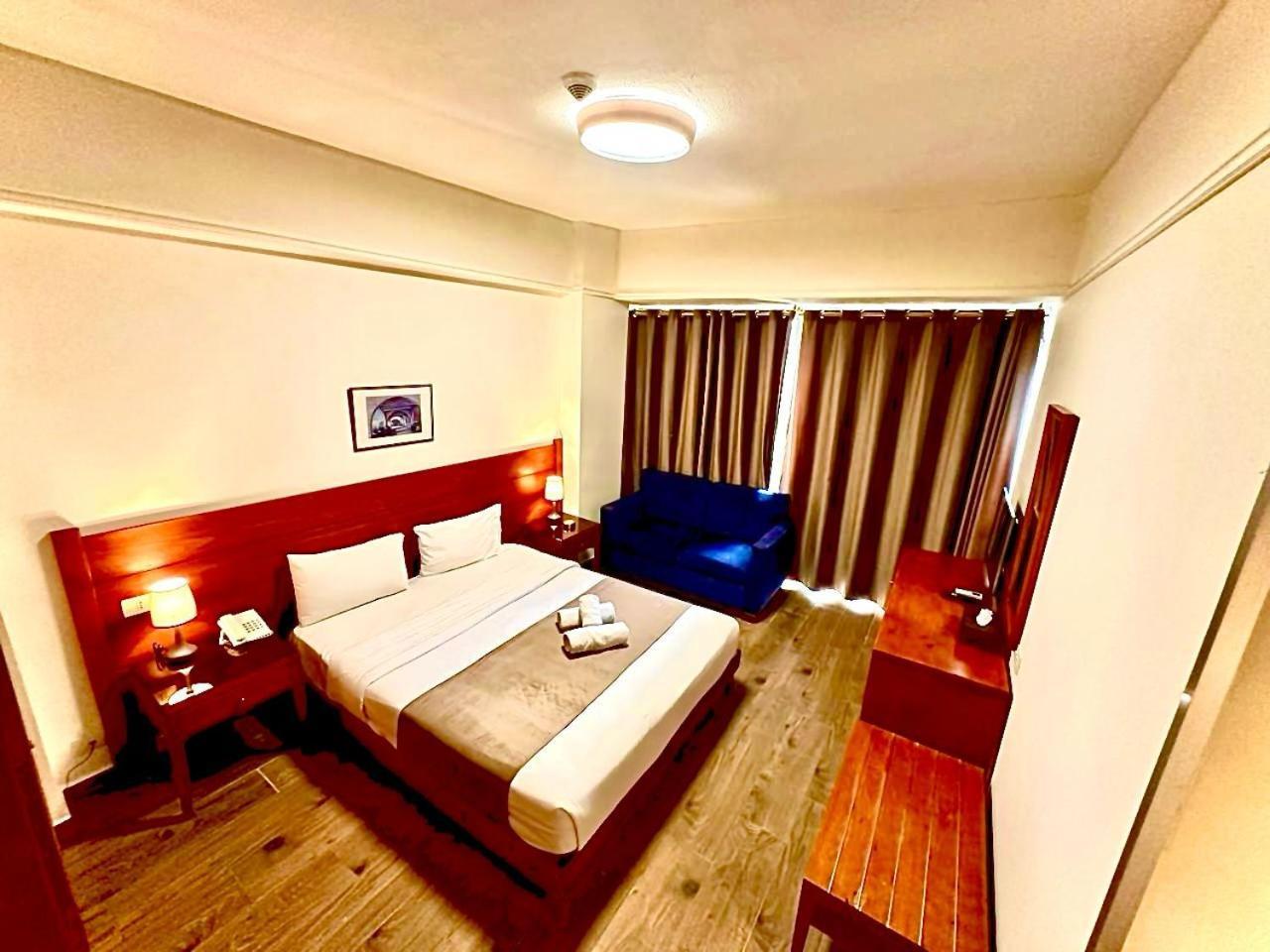 Caesar'S Park Hotel Beirut Esterno foto