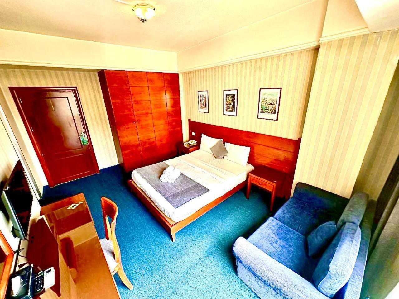 Caesar'S Park Hotel Beirut Esterno foto