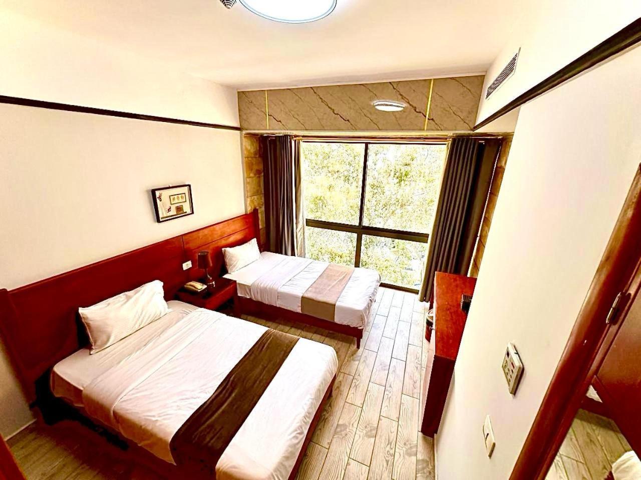 Caesar'S Park Hotel Beirut Esterno foto
