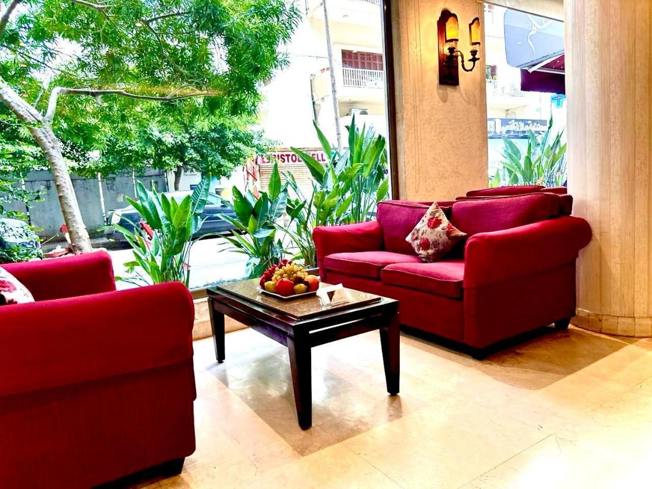 Caesar'S Park Hotel Beirut Esterno foto