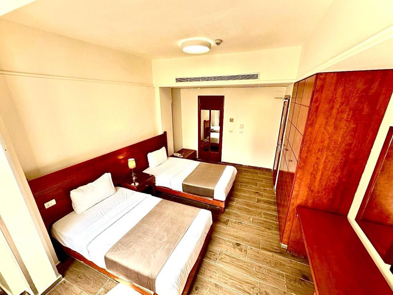 Caesar'S Park Hotel Beirut Esterno foto