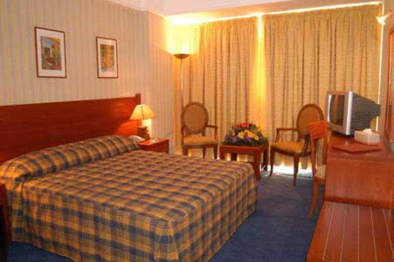 Caesar'S Park Hotel Beirut Esterno foto