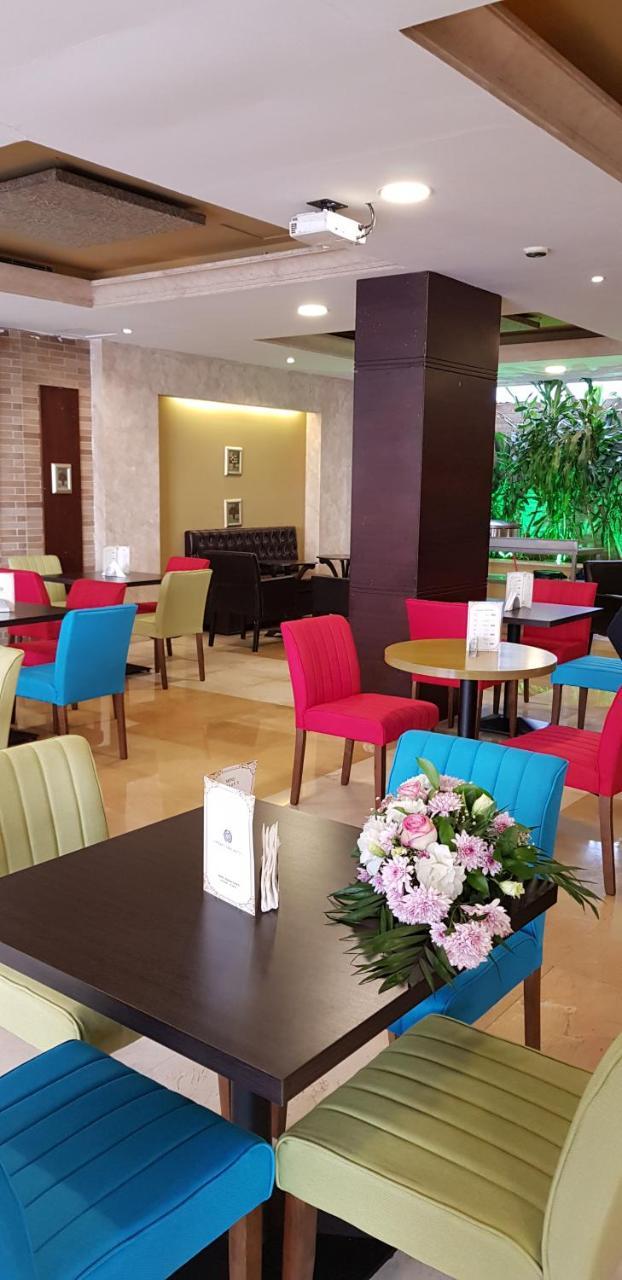 Caesar'S Park Hotel Beirut Esterno foto
