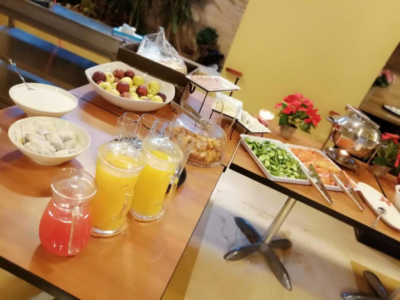 Caesar'S Park Hotel Beirut Esterno foto