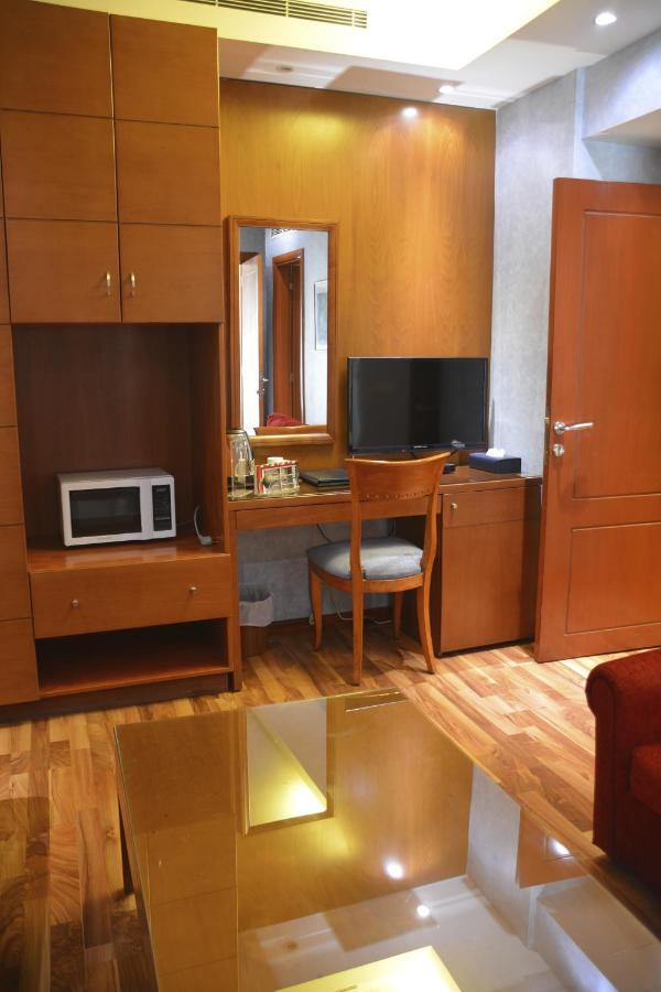 Caesar'S Park Hotel Beirut Esterno foto