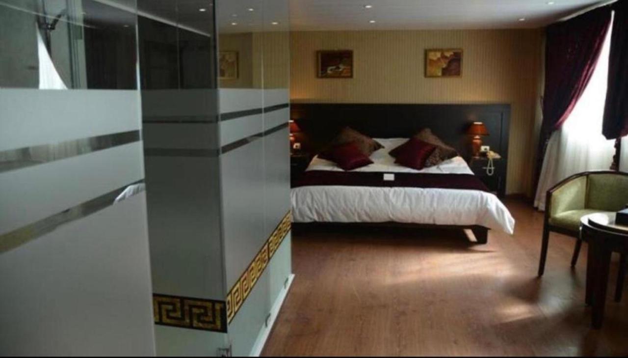 Caesar'S Park Hotel Beirut Esterno foto