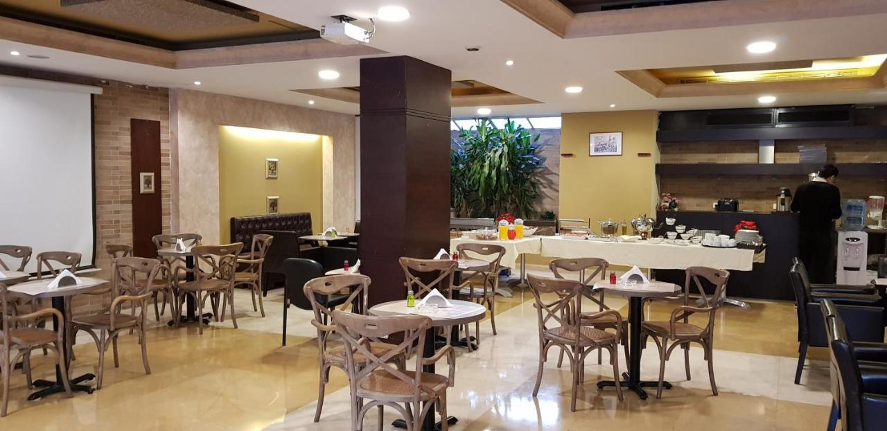 Caesar'S Park Hotel Beirut Esterno foto